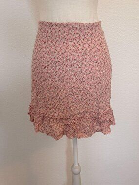 Brandy Melville pink floral ruffle mini skirt 🌸 (XXS–S)
